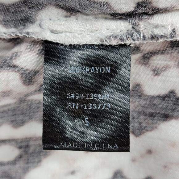 Olivaceous Womens Jumpsuit Size S White Brown Snake Print Halter Tassel Backless - Picture 12 of 13